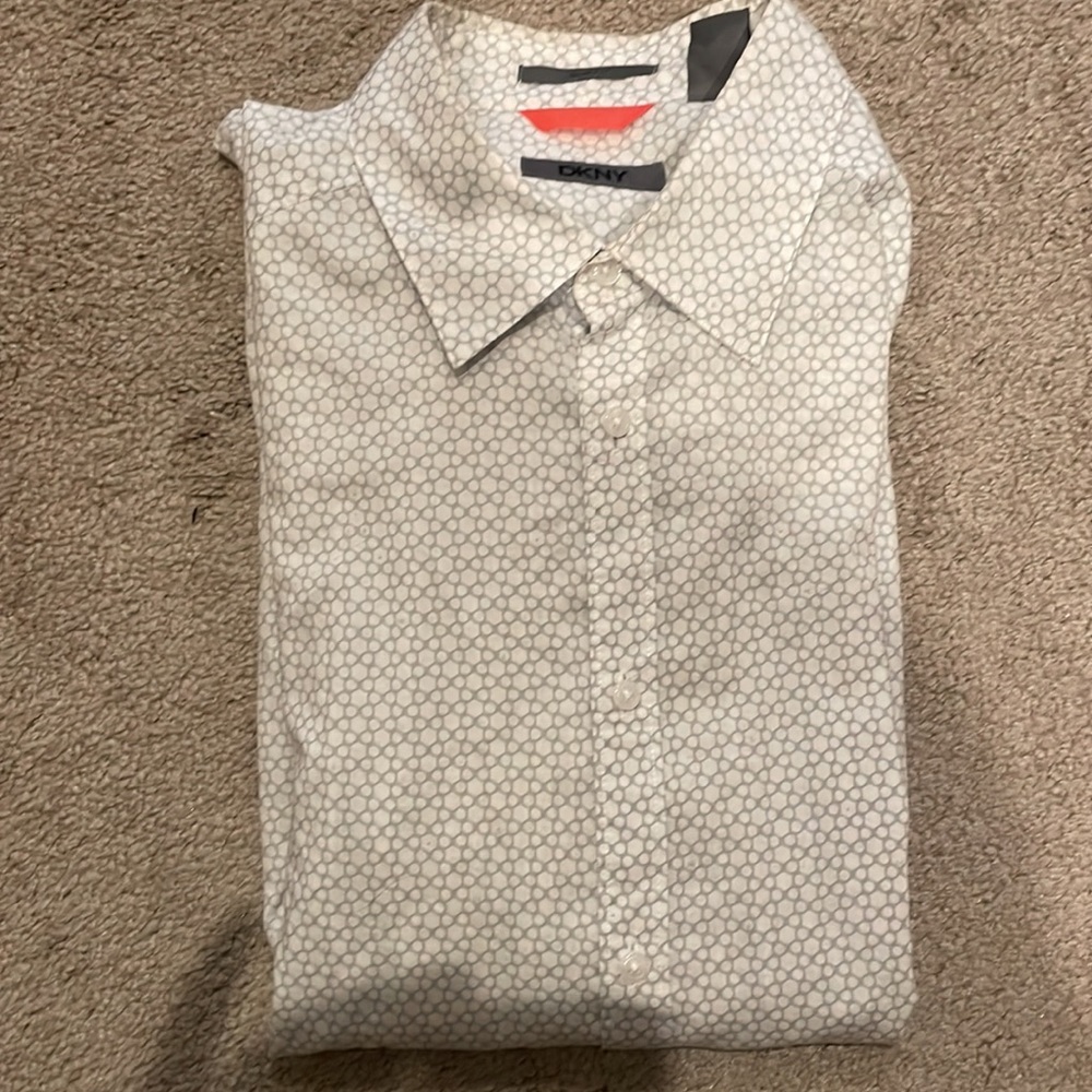 DKNY Large Slim fit button up shirt.